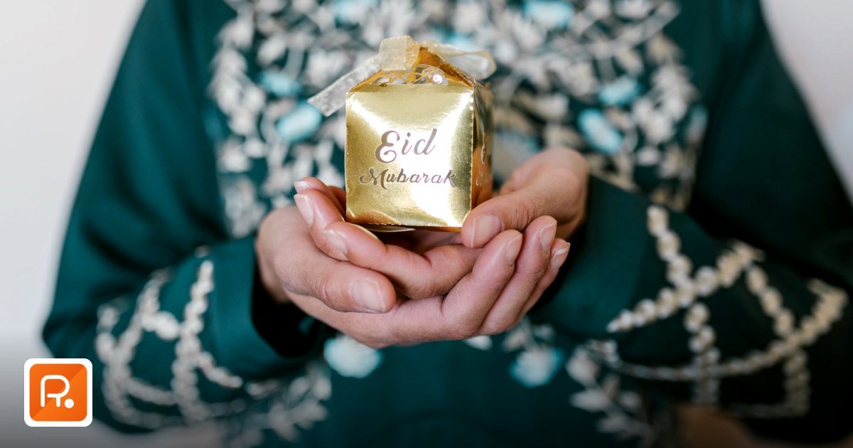 Ramadan Corporate Gift Procurement Planning: A Seasonal Guide - close-up of a person holding a golden gift wrapped