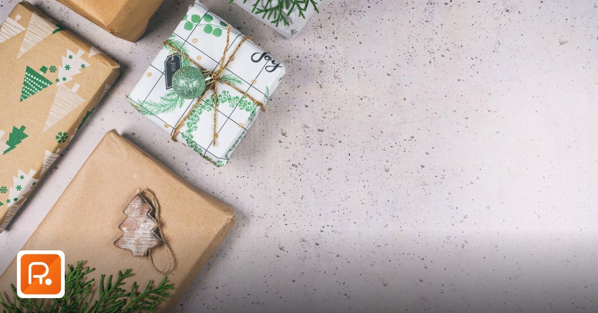 Sustainable Corporate Gifts GCC 2026: Top 10 Ideas for B2B Success - top view of gifts wrapped in eco-friendly paper